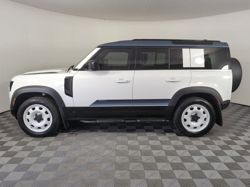 Used 2025 Land Rover Defender 110 S image 2