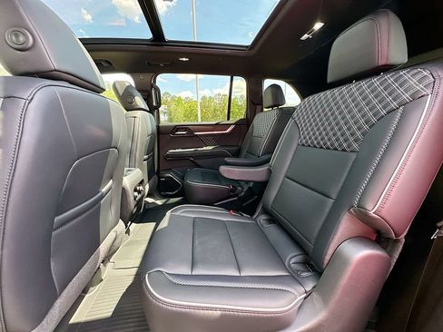 New 2026 GMC Acadia Denali w/ Super Cruise Package AWD/4WD image 4