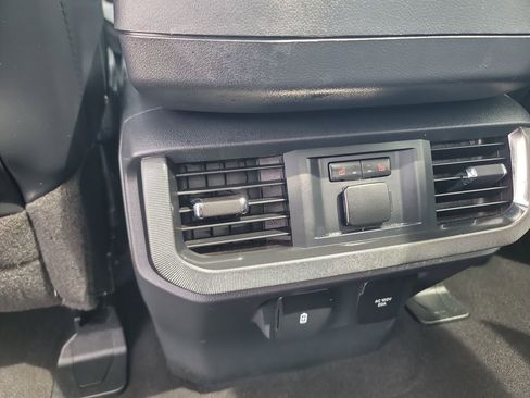 Used 2024 Ford F150 Platinum w/ Equipment Group 702A High AWD/4WD image 37