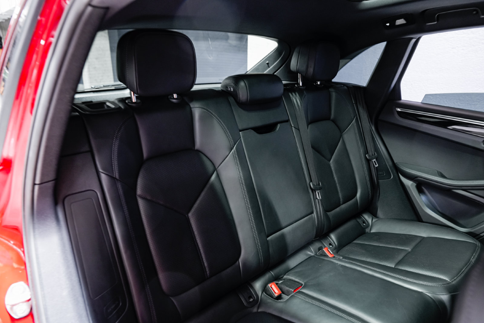 Used 2023 Porsche Macan S w/ Premium Package Plus AWD/4WD image 31