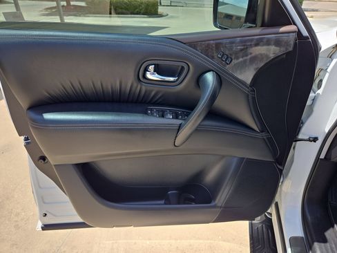 Used 2023 Nissan Armada Platinum w/ Captain's Chairs Package RWD image 12