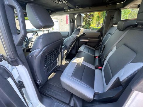 Used 2023 Ford Bronco Black Diamond w/ Sasquatch Package AWD/4WD image 12
