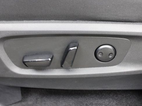 Used 2026 Nissan Pathfinder SV FWD image 18