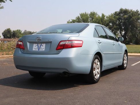 Used 2009 Toyota Camry LE FWD image 5