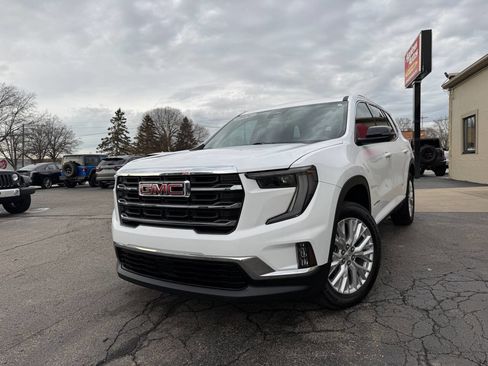 Used 2024 GMC Acadia Elevation image 2
