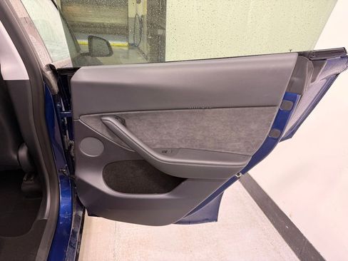 Used 2023 Tesla Model Y Long Range AWD/4WD image 22