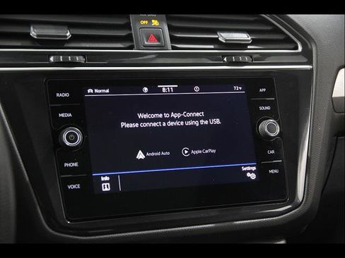 Certified 2024 Volkswagen Tiguan SE R-Line AWD/4WD image 11