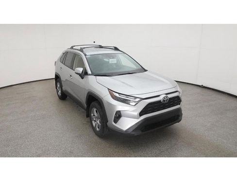 Used 2025 Toyota RAV4 XLE image 15