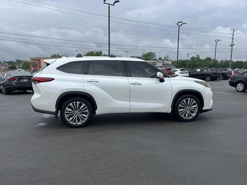 Used 2021 Toyota Highlander Platinum AWD/4WD image 4
