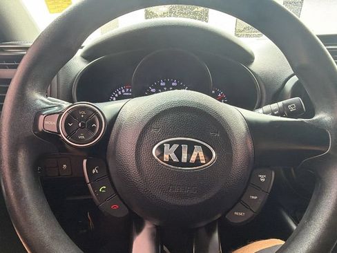 Used 2018 Kia Soul FWD image 17