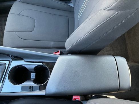 Used 2023 Hyundai Elantra SEL w/ Convenience Package image 31