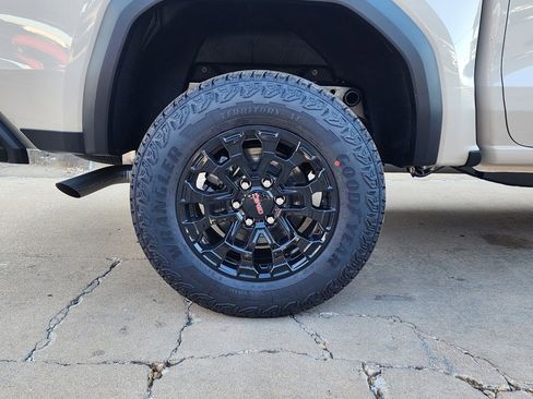 New 2026 GMC Canyon Elevation w/ Convenience Package image 49