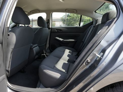 Used 2024 Nissan Altima 2.5 SV FWD image 16