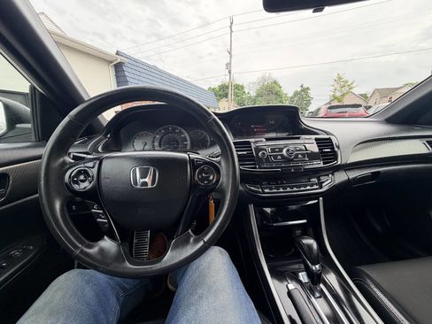 Used 2017 Honda Accord Sport image 34