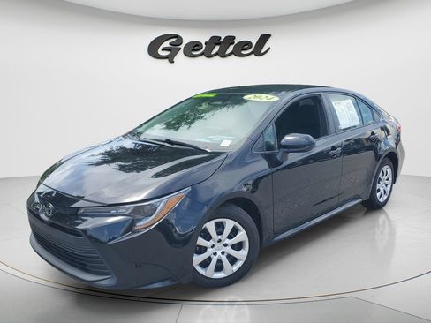 Used 2024 Toyota Corolla LE FWD image 1