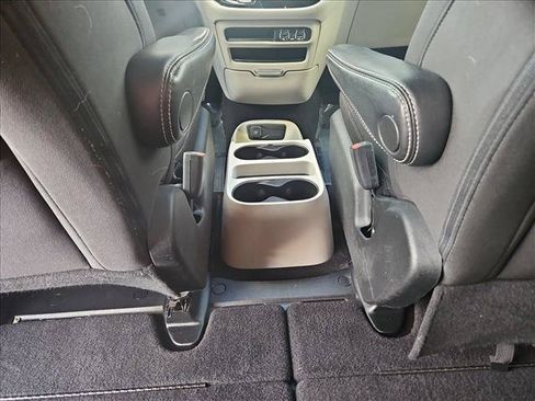 Used 2022 Chrysler Voyager LX FWD image 17