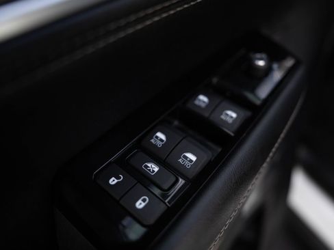 Used 2024 Jeep Wagoneer Series II AWD/4WD image 16