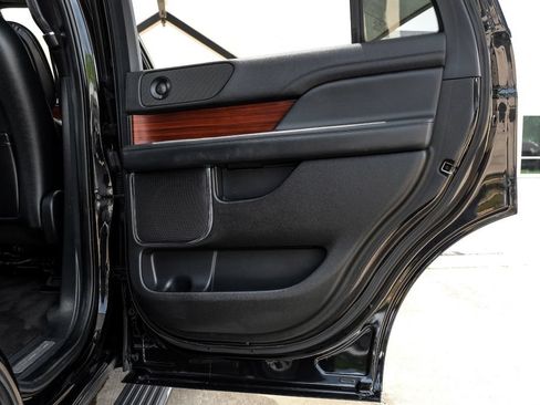 Used 2022 Lincoln Navigator Reserve AWD/4WD image 51
