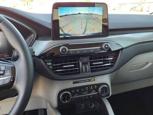 Used 2023 Ford Escape Active image 10