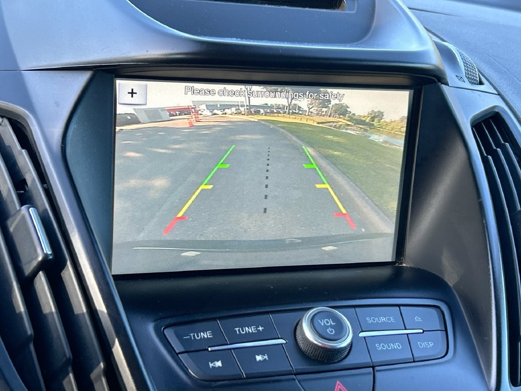 Used 2018 Ford Escape SE w/ Ford Safe & Smart Package FWD image 22