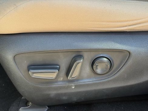 Used 2020 Toyota RAV4 XLE FWD image 27