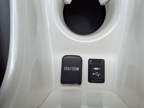 Used 2017 Toyota Prius Four FWD image 11