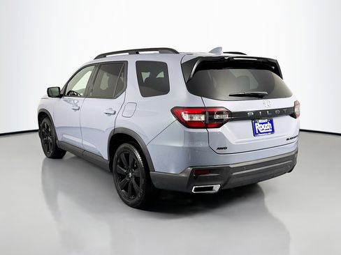 Certified 2025 Honda Pilot Black Edition image 7
