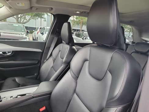 Used 2023 Volvo XC90 B5 Core AWD/4WD image 19