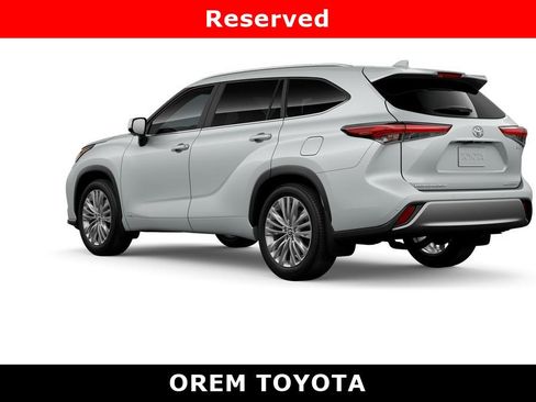 New 2026 Toyota Highlander Platinum image 6