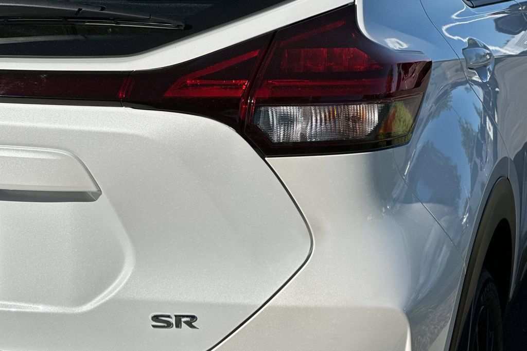 Used 2024 Nissan Kicks SR FWD image 29