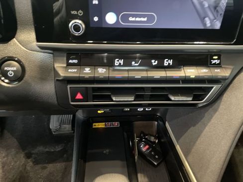 Used 2025 Toyota Camry LE FWD image 25