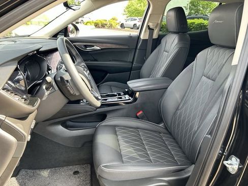 Used 2023 Buick Envision Avenir AWD/4WD image 23