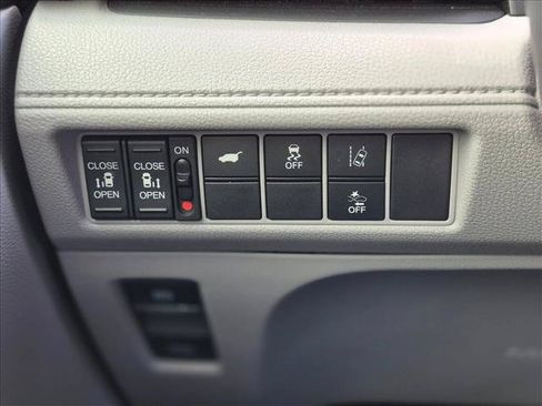 Used 2018 Honda Odyssey EX-L image 12