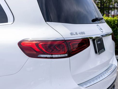 Used 2022 Mercedes-Benz GLS 450 4MATIC image 13