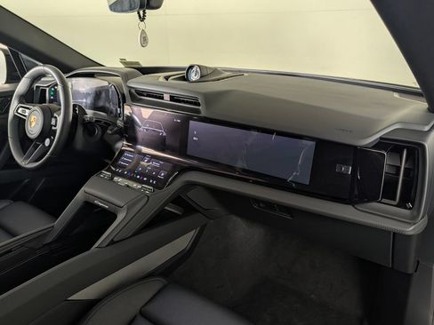 New 2026 Porsche Cayenne Electric AWD/4WD image 20