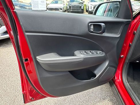 New 2025 Hyundai Venue Limited image 10