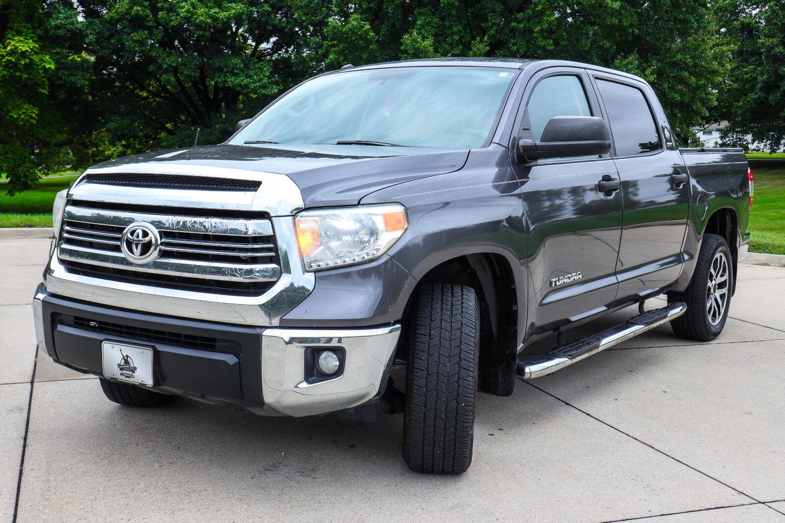 Used 2017 Toyota Tundra SR5 RWD image 3