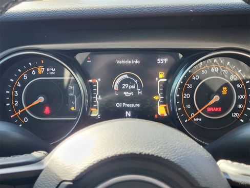 Used 2021 Jeep Gladiator Sport image 16