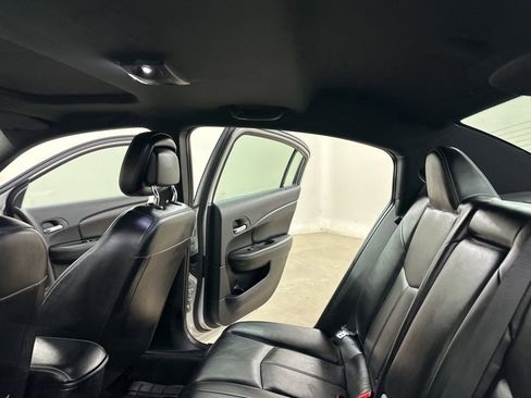 Used 2011 Chrysler 200 Limited image 29