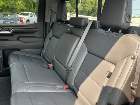 Used 2023 GMC Sierra 1500 SLT w/ SLT Convenience Package AWD/4WD image 26