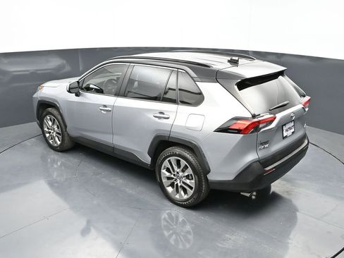 Used 2020 Toyota RAV4 XLE Premium FWD image 35