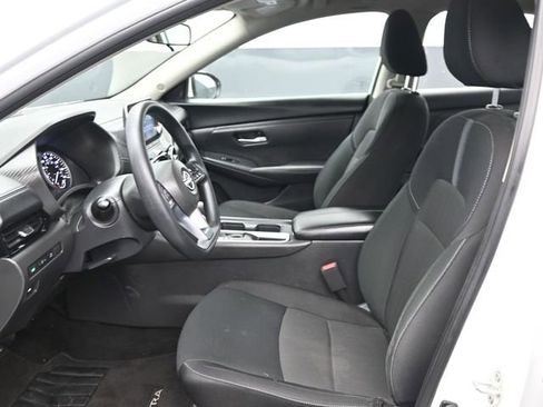 Used 2025 Nissan Sentra SV image 7