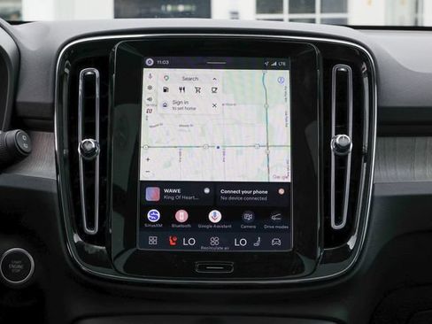 Certified 2026 Volvo XC40 B5 Plus AWD/4WD image 10