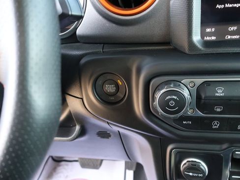 Used 2023 Jeep Gladiator Mojave w/ Trailer Tow Package image 31