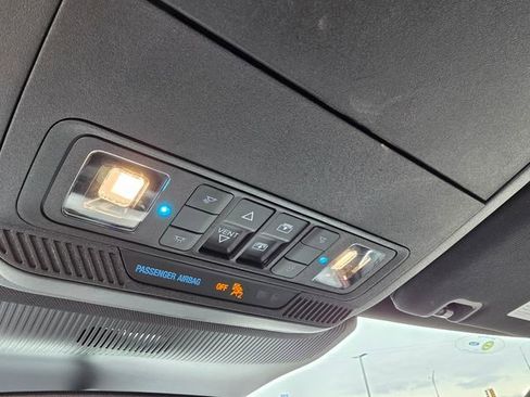 Used 2025 Ford Explorer ST image 34