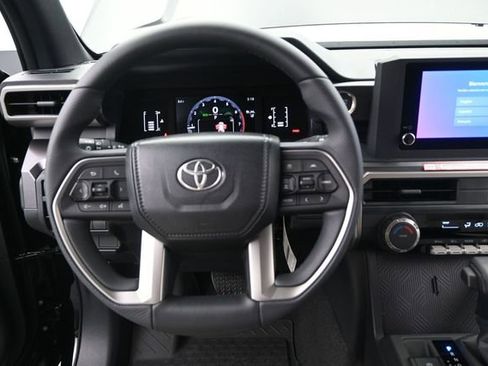 New 2026 Toyota 4Runner SR5 AWD/4WD image 5