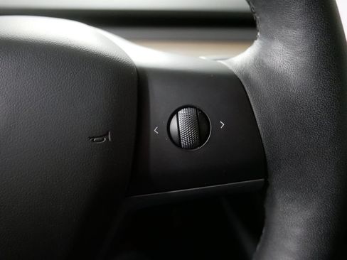 Used 2024 Tesla Model Y Long Range AWD/4WD image 19