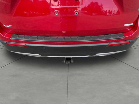 Used 2020 Ford Explorer XLT w/ Equipment Group 202A image 11