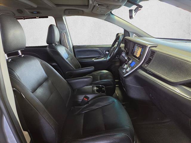Used 2017 Toyota Sienna SE Premium FWD image 20