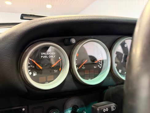 Used 1996 Porsche 911 Cabriolet image 29